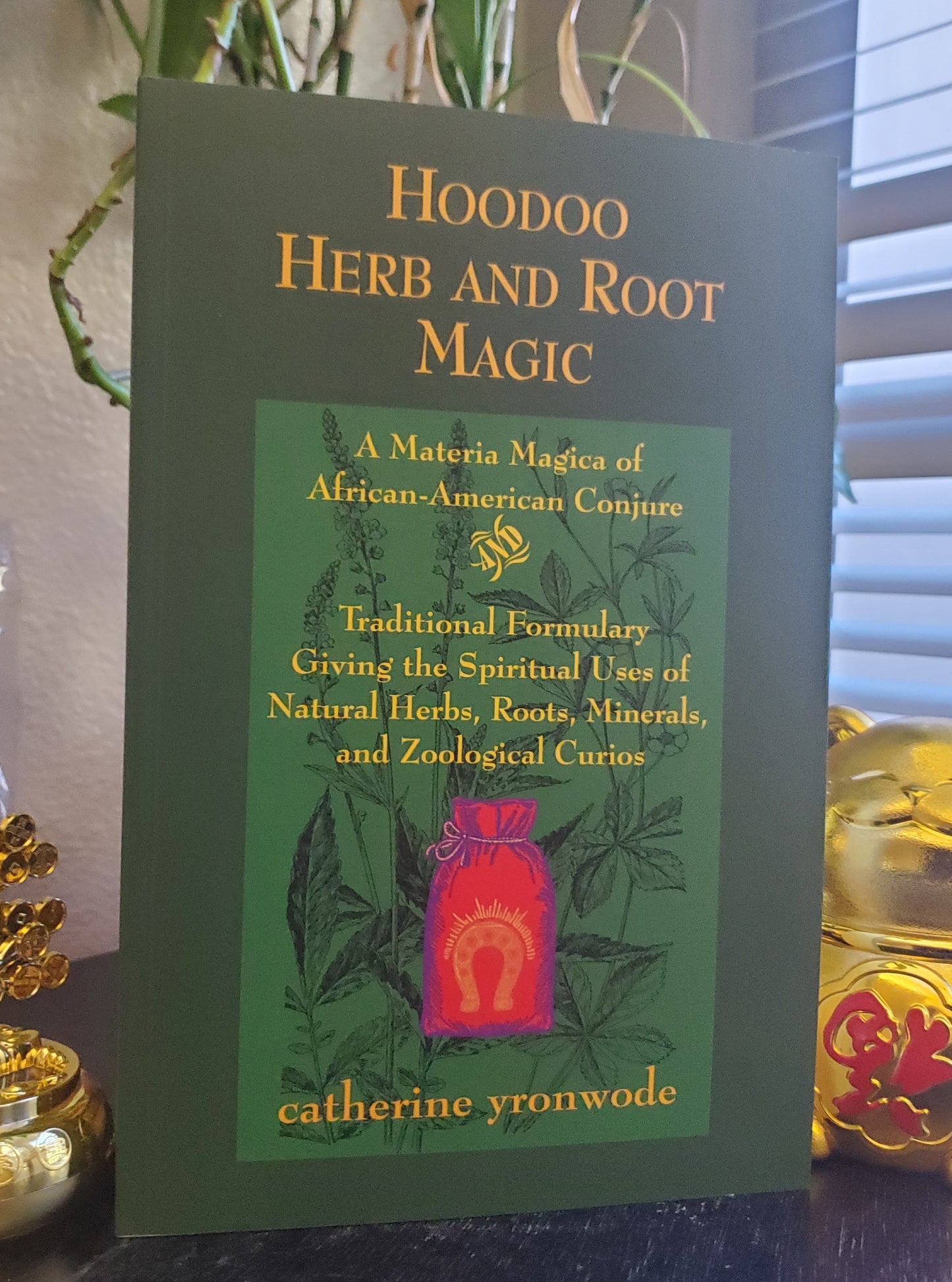 Hoodoo Herb and Root Magic by Catherine Yronwode #MustHave for #HoodooPractitioners #Hoodoo #Conjure